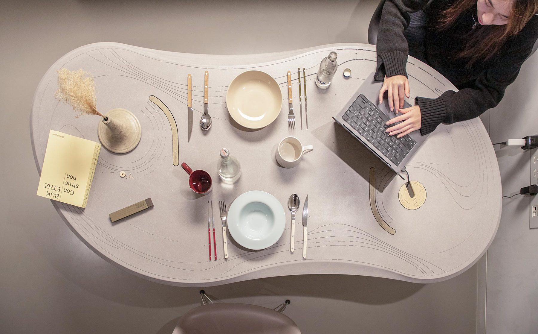 Trace — dining and working behaviours mapped on the tabletop
