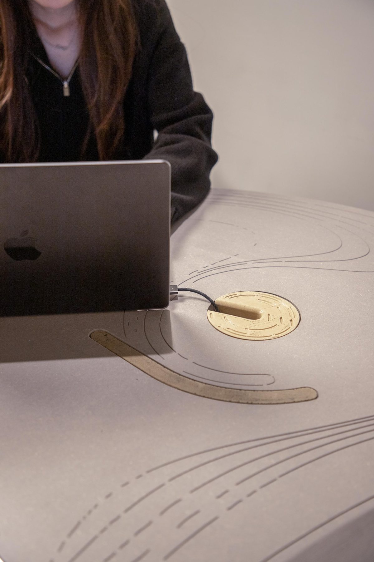 Trace — inlaid cable groove in use